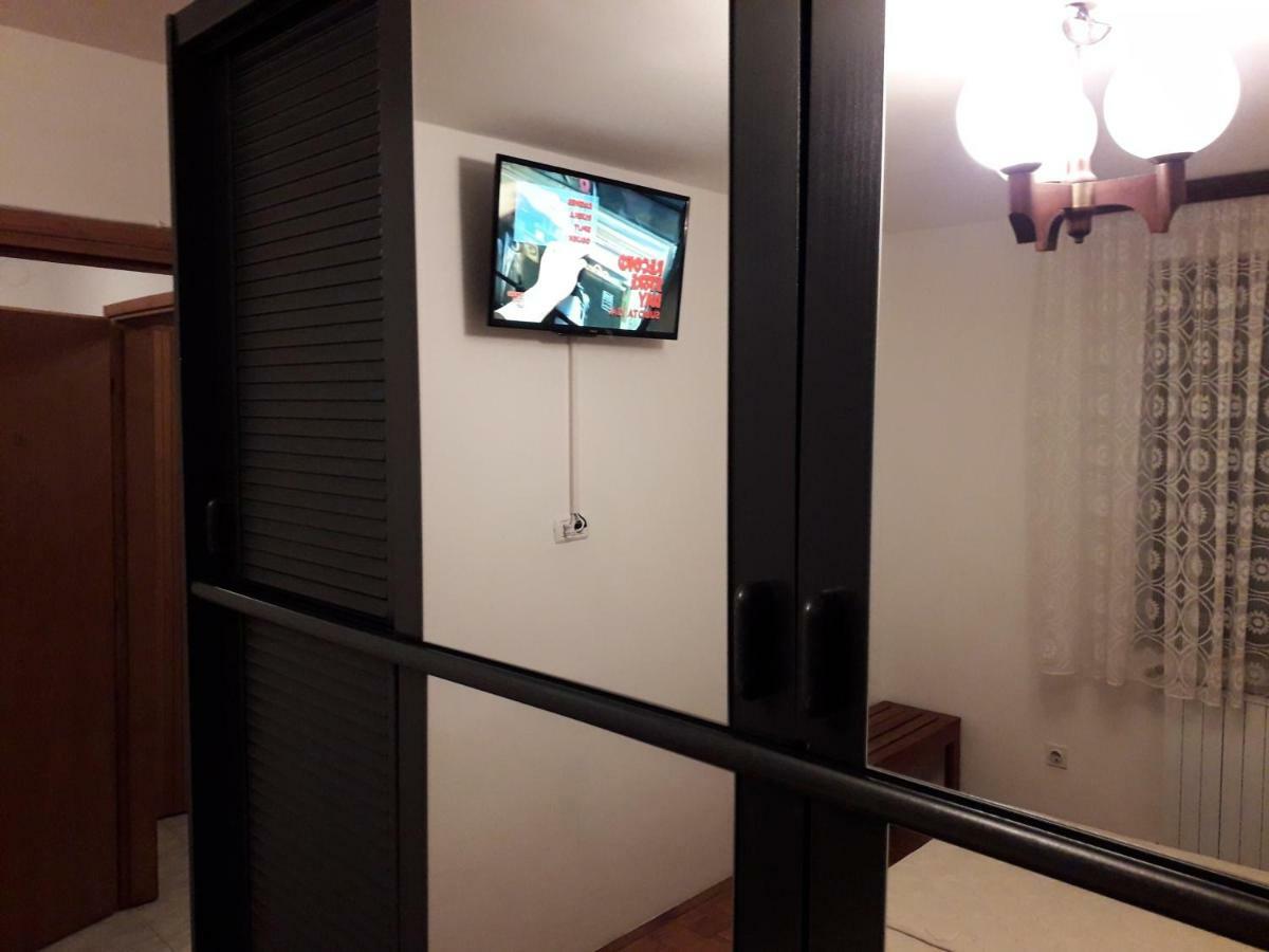 Apartments Zambratija Luaran gambar
